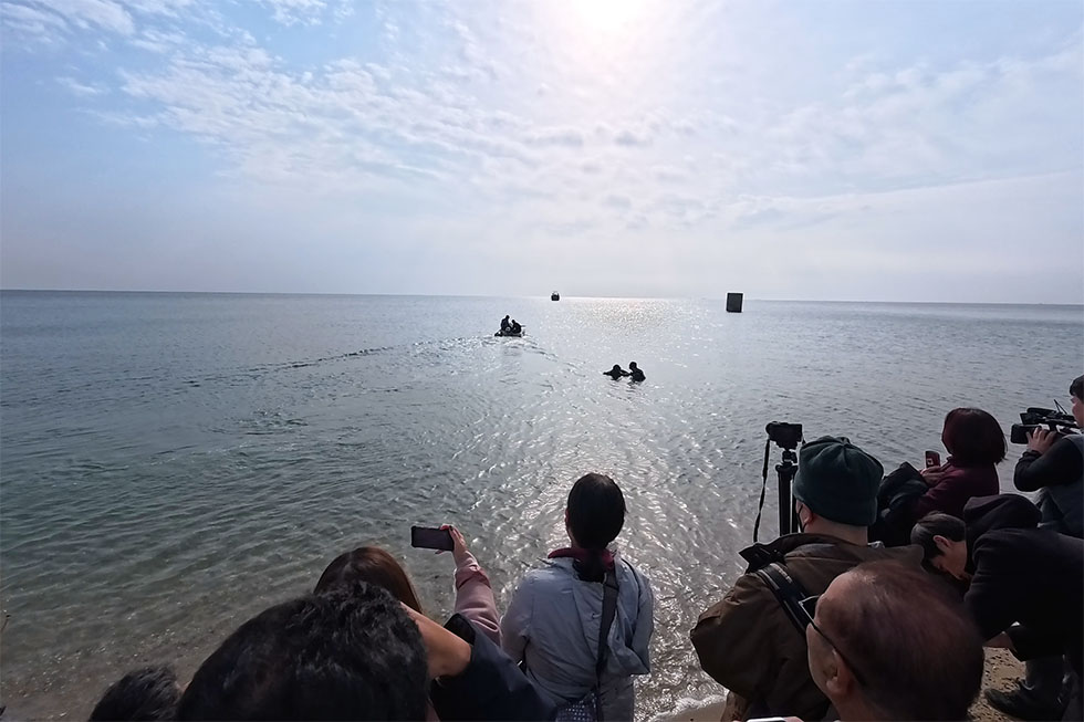 床波海岸からピーヤに向かう
