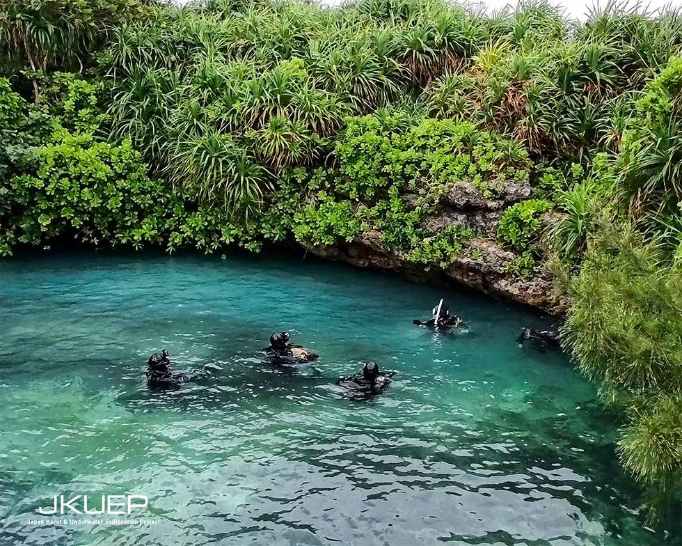 ピキャズの水面