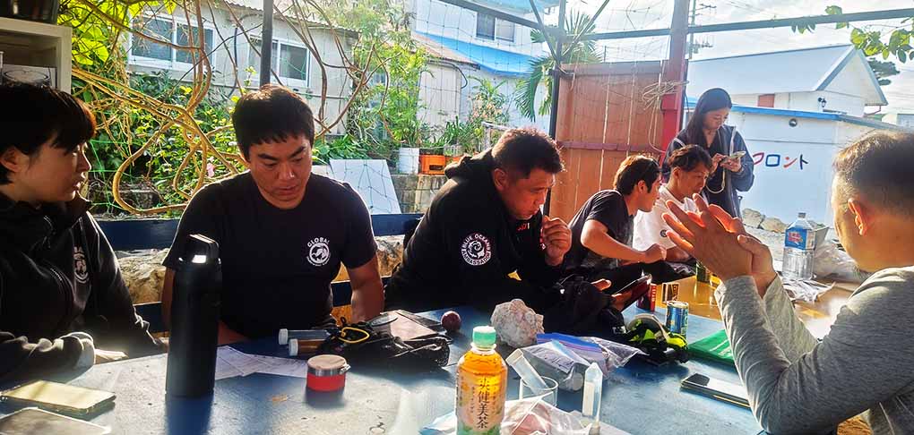 南大東島に集まった海外のテクニカルダイバーたち