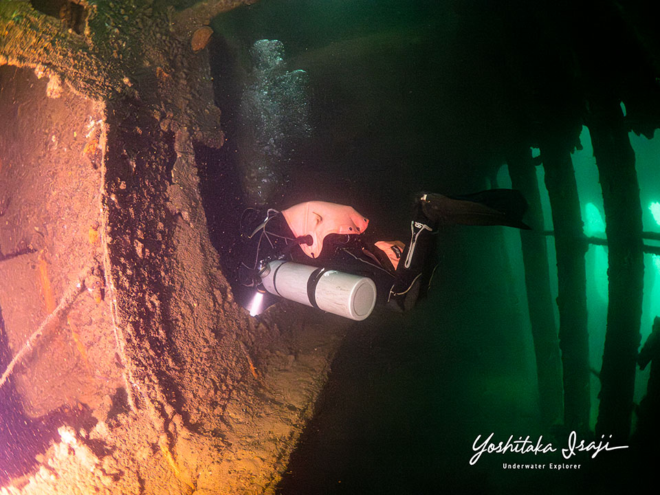 スービックの沈船、USS ニューヨークの中の通路