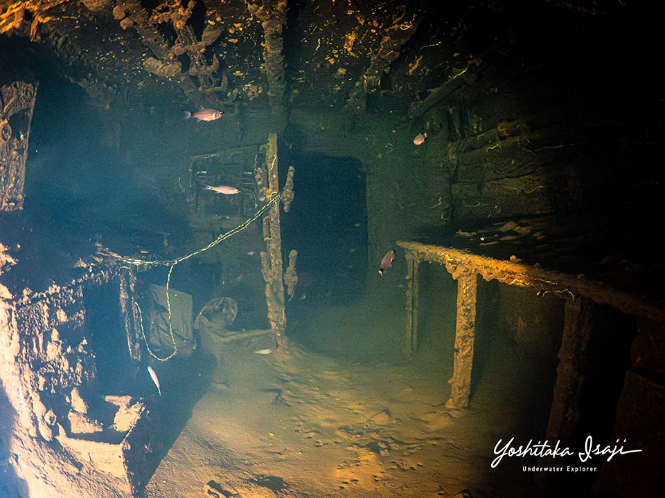 LST-959のレック内部の通路