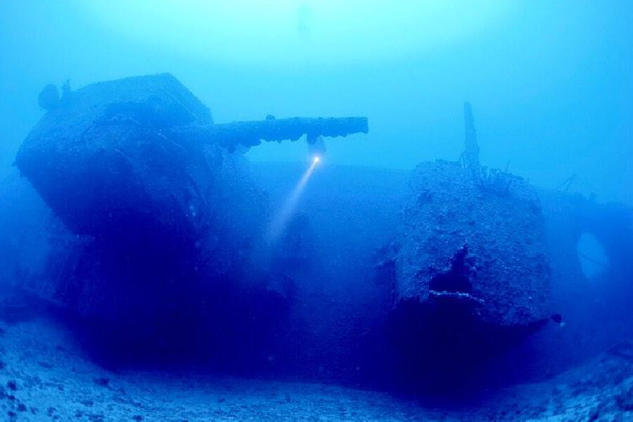 USS エモンズ 沖縄本島ダイビングポイント | DIVE Explorers（ダイブ