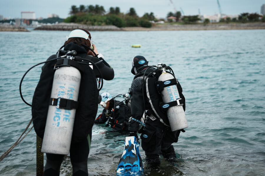 波之上ビーチ 沖縄本島ダイビングポイント | DIVE Explorers（ダイブ